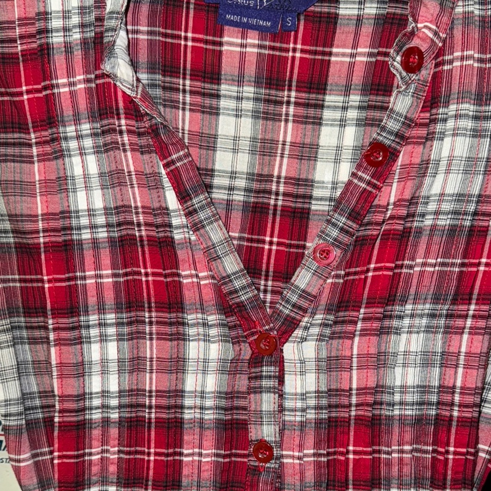 Plaid Button-Up V-neck Top - Picture 4 of 11